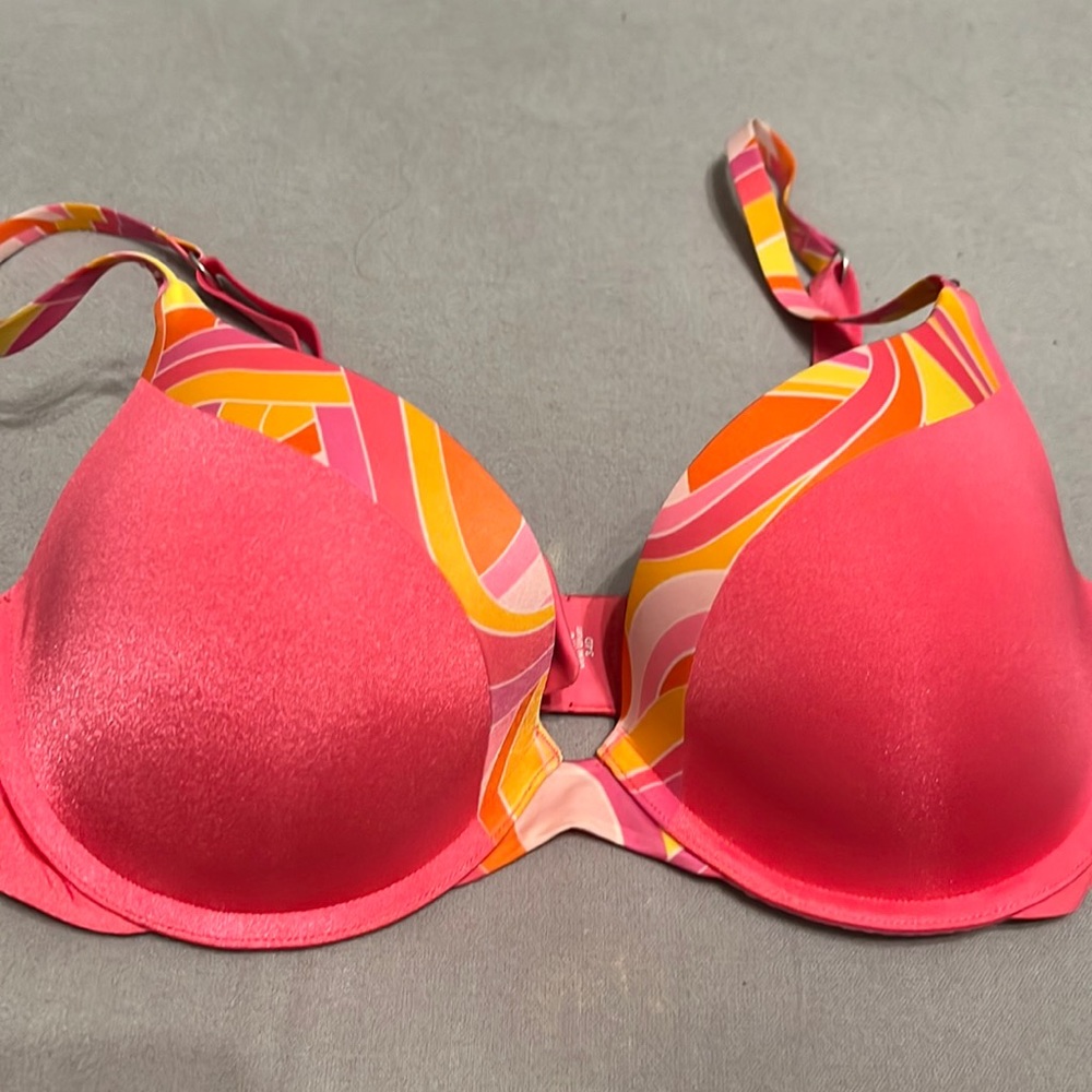 Victoria’s Secret bio fit Demi uplift 34D